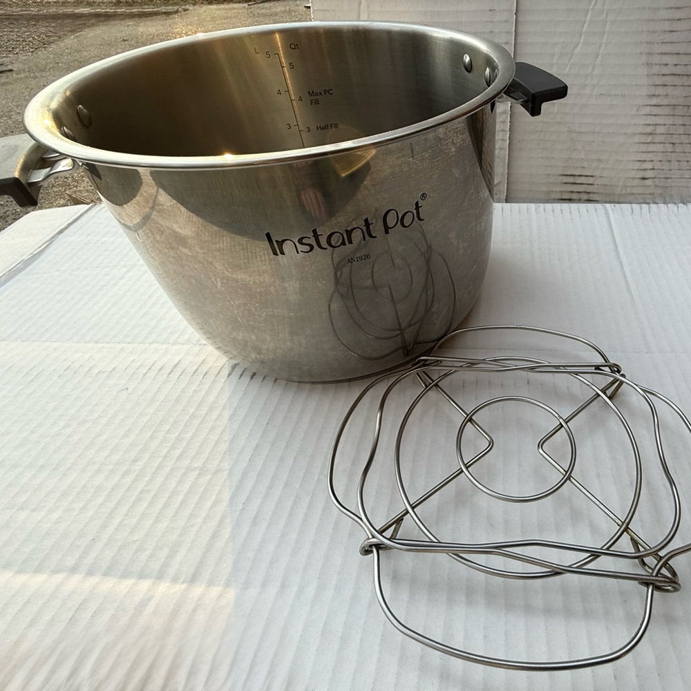 Instant Pot Duo Evo Plus 6Qt Inner Pot & Trivet